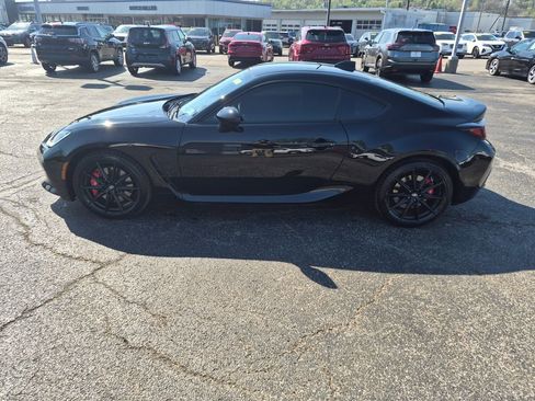 Used 2025 Toyota GR86 w/ Performance Package image 6