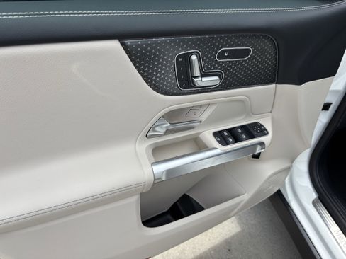 Used 2024 Mercedes-Benz GLB 250 image 14