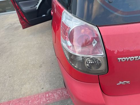 Used 2006 Toyota Matrix XR image 9