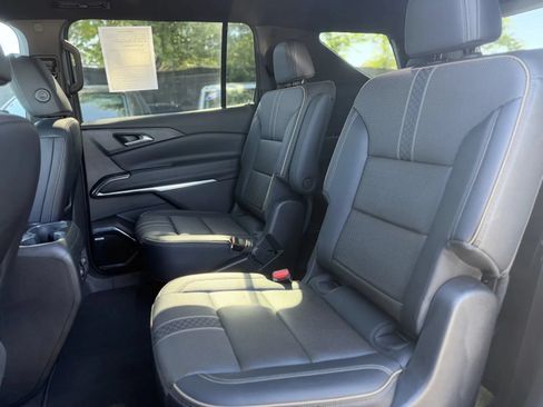 Used 2025 Chevrolet Traverse High Country w/ LPO, Floor Liner Package AWD/4WD image 16