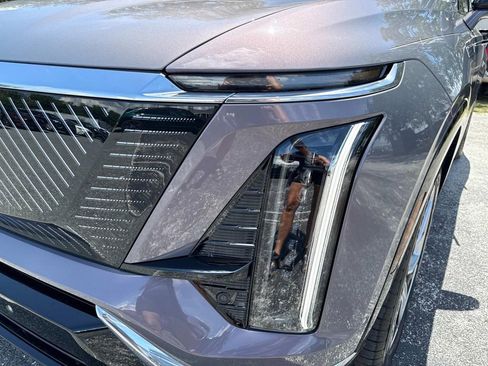 New 2026 Cadillac Vistiq Luxury image 7