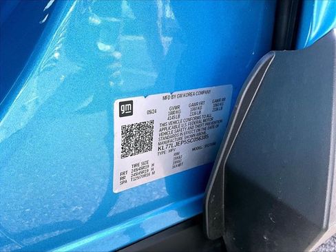 Used 2025 Chevrolet Trax RS w/ Driver Confidence Package FWD image 30