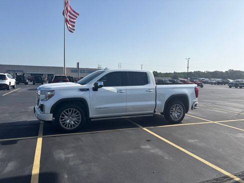Used 2019 GMC Sierra 1500 Denali w/ Denali Ultimate Package AWD/4WD image 3