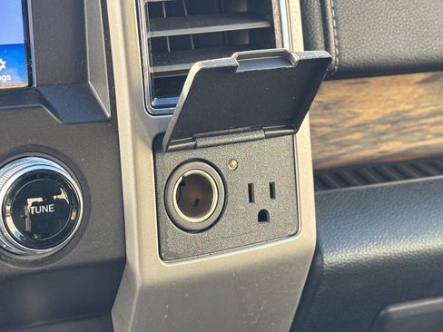 Certified 2019 Ford F150 Lariat w/ Equipment Group 502A Luxury image 54