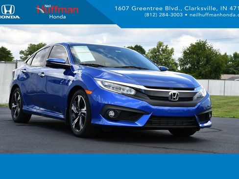 Used 2018 Honda Civic Touring image 1