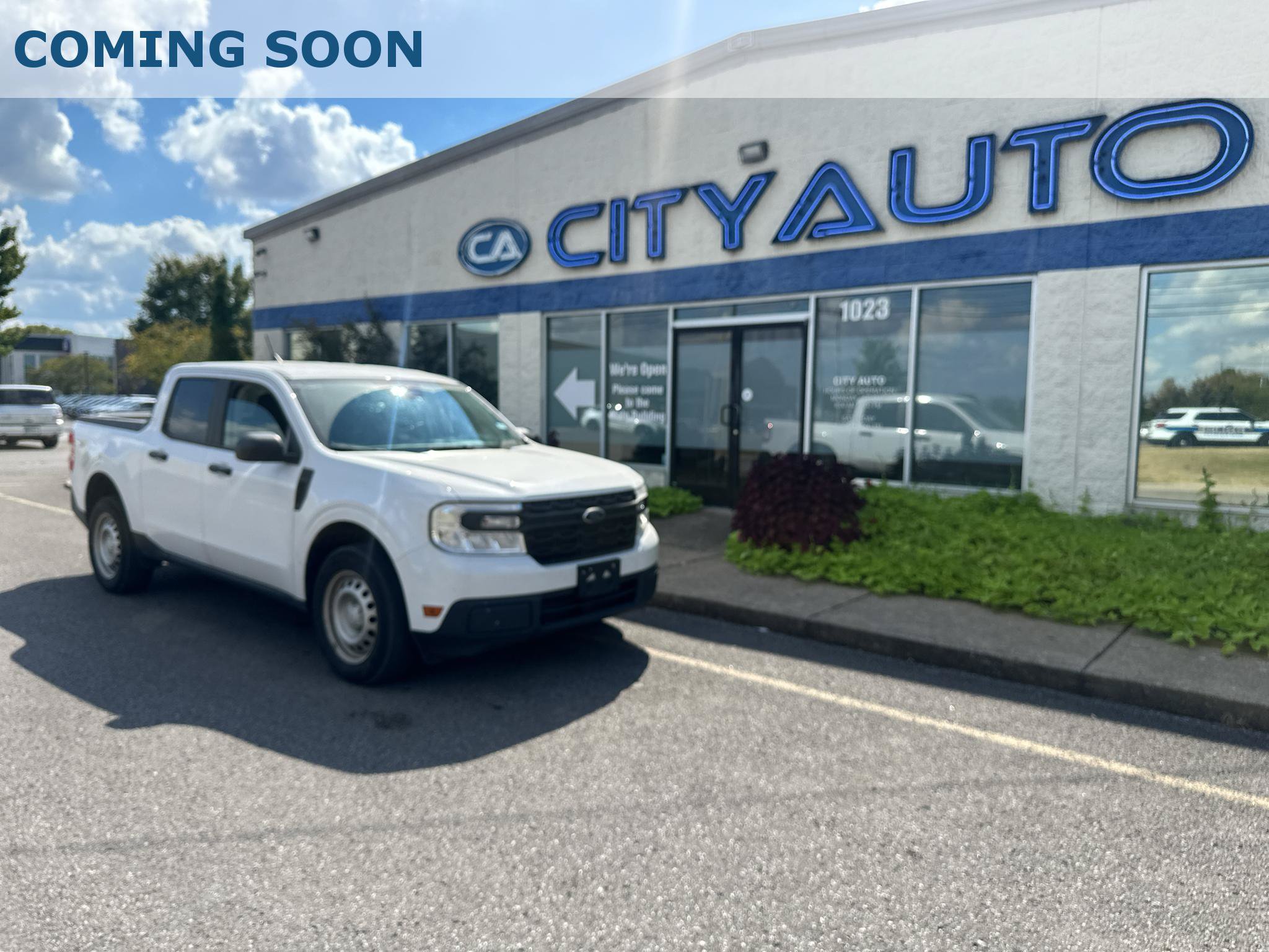 Used 2023 Ford Maverick XL FWD image 1