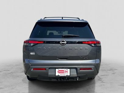 New 2026 Nissan Pathfinder Platinum w/ Cargo Package