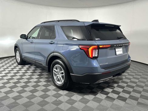 Used 2026 Ford Explorer Active w/ Active Comfort Package RWD image 5