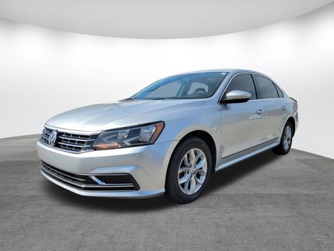 Used 2017 Volkswagen Passat 1.8T S image 16