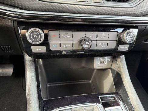 New 2026 Jeep Compass Latitude image 25