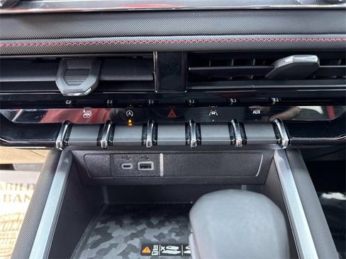 Used 2023 Chevrolet Colorado Z71 w/ Z71 Convenience Package 2 image 21