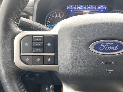 Certified 2024 Ford Expedition Max XLT image 34