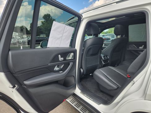 Used 2024 Mercedes-Benz GLS 450 4MATIC w/ AMG Line Exterior image 40