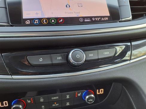 Used 2020 Buick Enclave Essence w/ Sound and Sites Package image 8