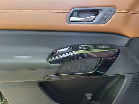 New 2026 Nissan Pathfinder Platinum AWD/4WD image 17