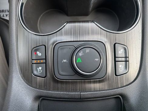 Used 2023 GMC Acadia SLT w/ Elevation Edition FWD image 39