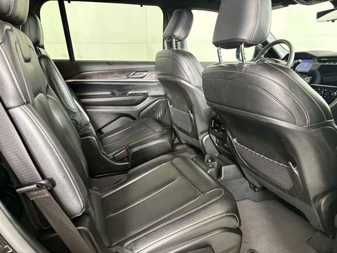 Used 2024 Jeep Grand Cherokee L Limited w/ Luxury Tech Group II image 20