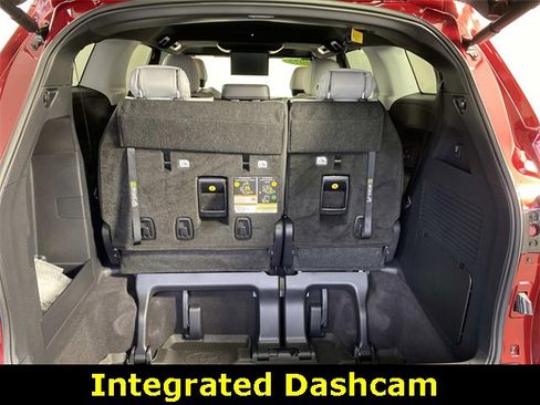 Used 2025 Toyota Sienna XSE image 8