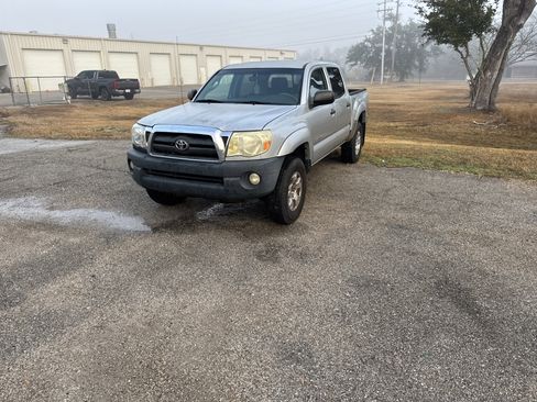 Used 2008 Toyota Tacoma PreRunner image 3