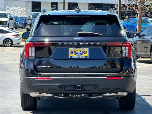 New 2026 Ford Explorer Active RWD image 5