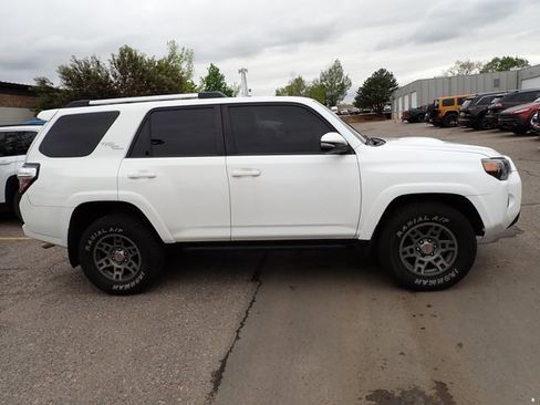 Used 2018 Toyota 4Runner TRD Off-Road Premium w/ TRD Performance Package AWD/4WD image 3