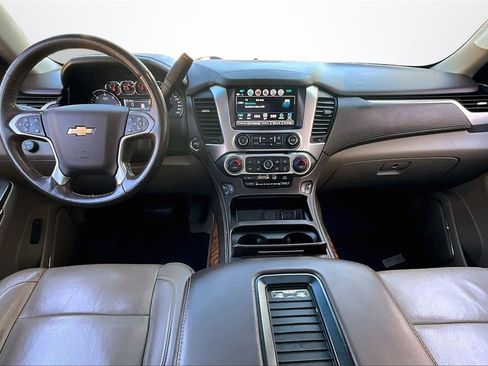 Used 2020 Chevrolet Suburban Premier image 7