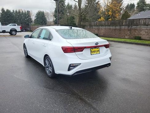 Used 2021 Kia Forte EX image 3