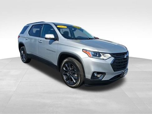 Used 2021 Chevrolet Traverse RS image 2