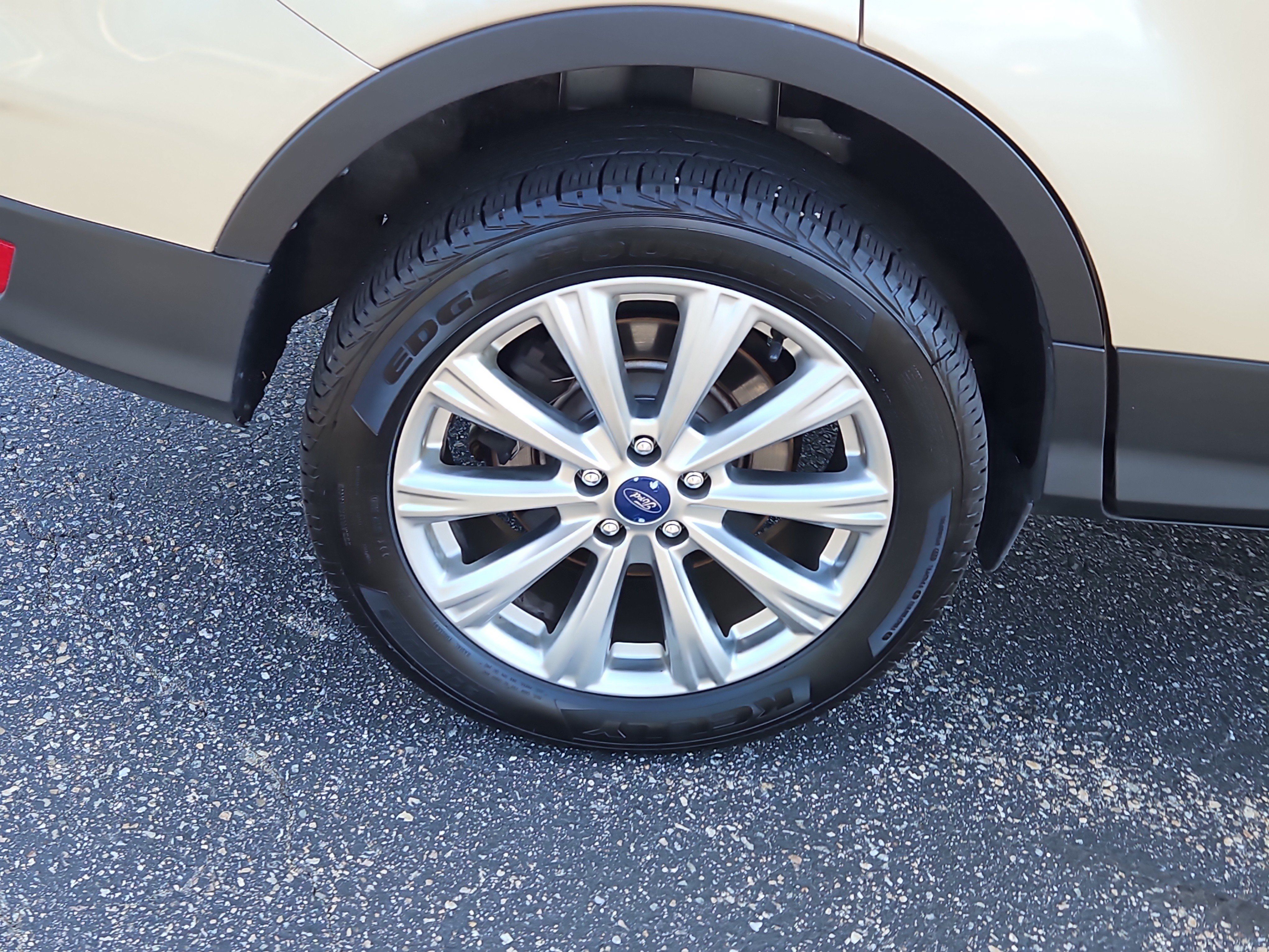 Used 2017 Ford Escape Titanium AWD/4WD image 4