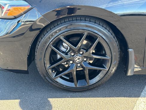 Used 2025 Honda Civic Sport image 11