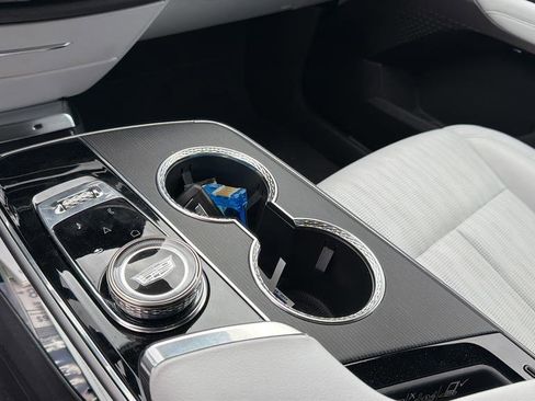 Certified 2025 Cadillac Lyriq Luxury image 36