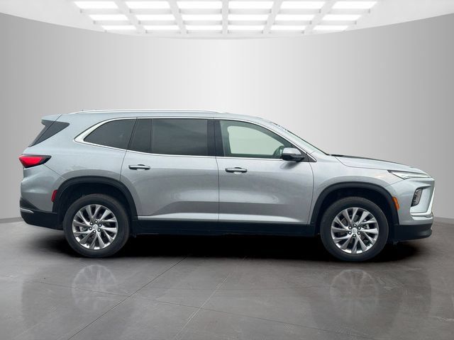 Used 2025 Buick Enclave Preferred AWD/4WD image 8