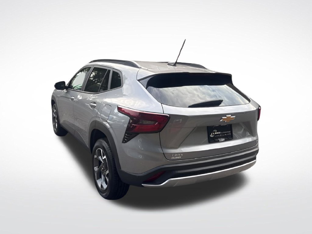 Used 2024 Chevrolet Trax LT FWD image 5