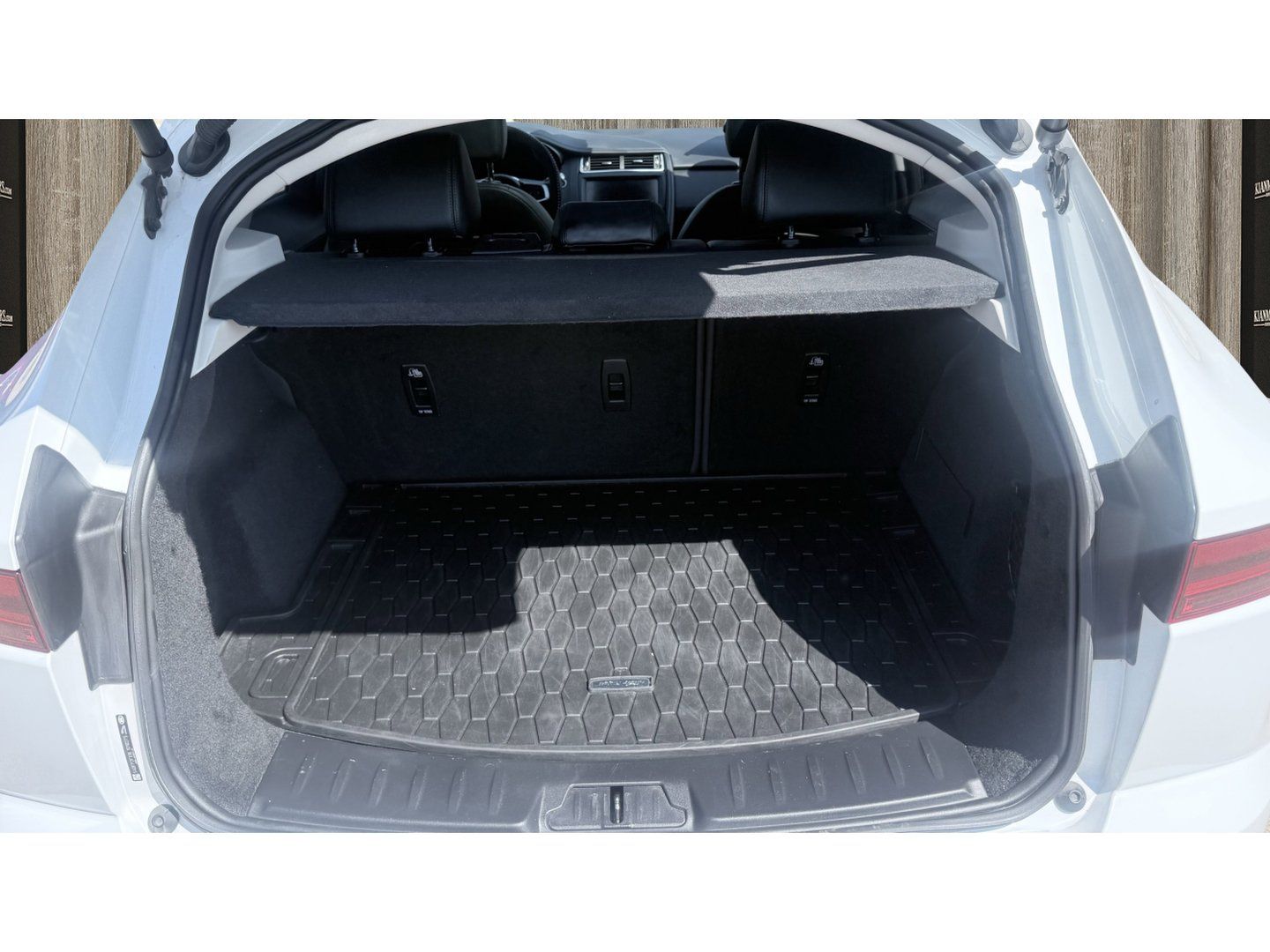 Used 2020 Jaguar E-PACE SE AWD/4WD image 11