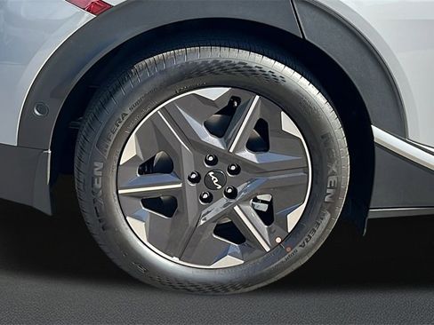 New 2025 Kia EV6 Light w/ Light LR Technology Package image 5