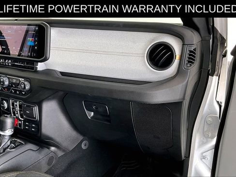 Used 2024 Jeep Wrangler Unlimited Sport AWD/4WD image 21