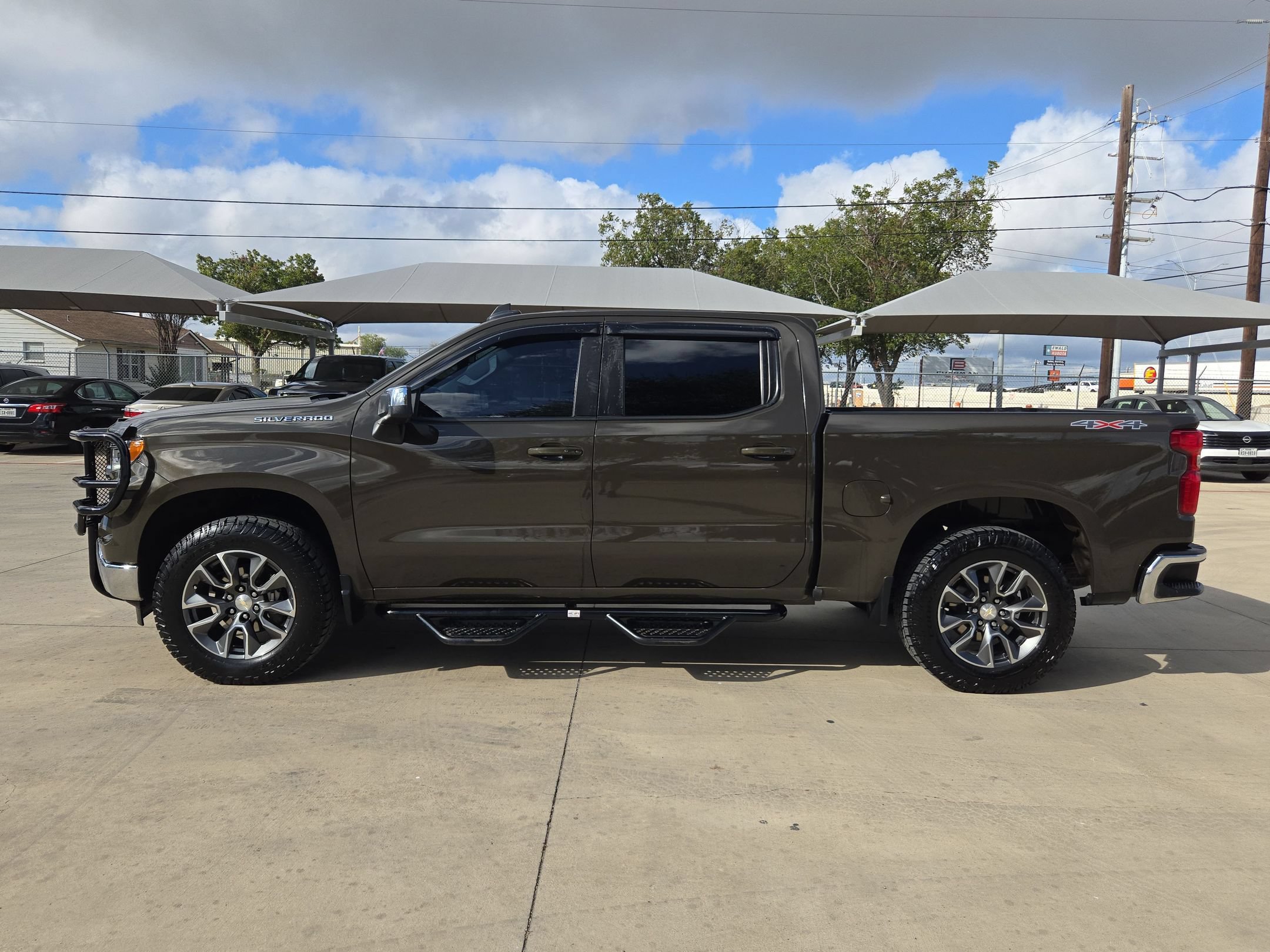 Certified 2023 Chevrolet Silverado 1500 LT AWD/4WD image 6