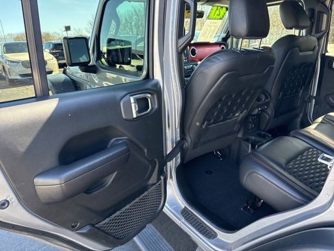 Used 2021 Jeep Wrangler Unlimited Rubicon image 12