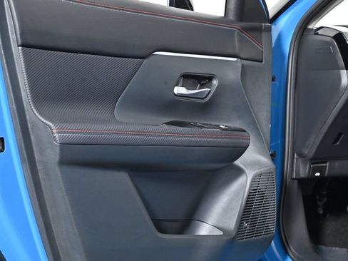 Certified 2025 Nissan Kicks SR AWD/4WD image 34