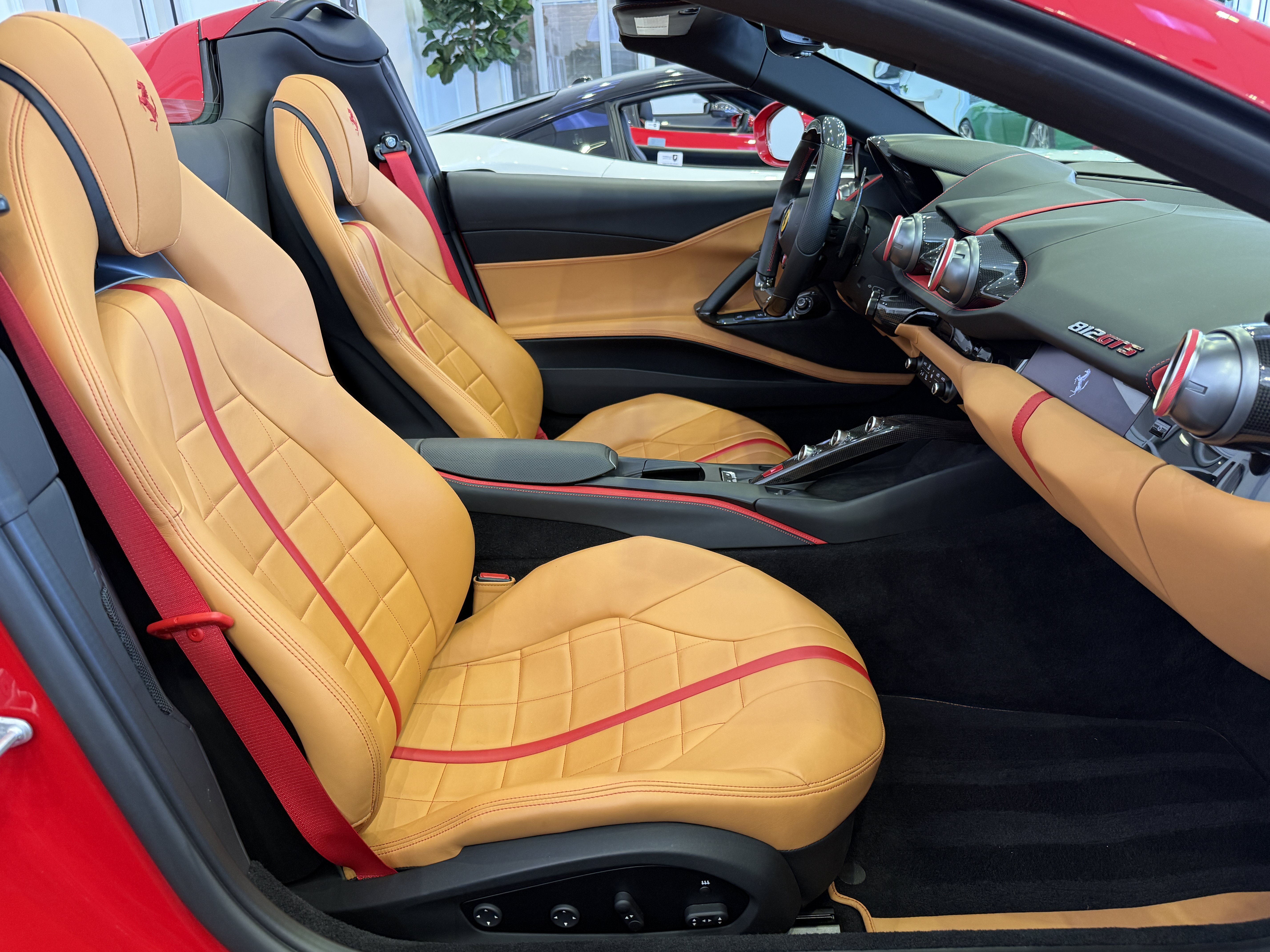 Used 2022 Ferrari 812 GTS RWD image 34