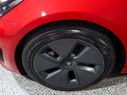 Used 2021 Tesla Model 3 Standard Range Plus image 11