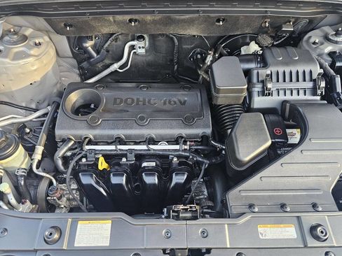 Used 2011 Kia Sorento LX w/ Convenience Pkg image 11