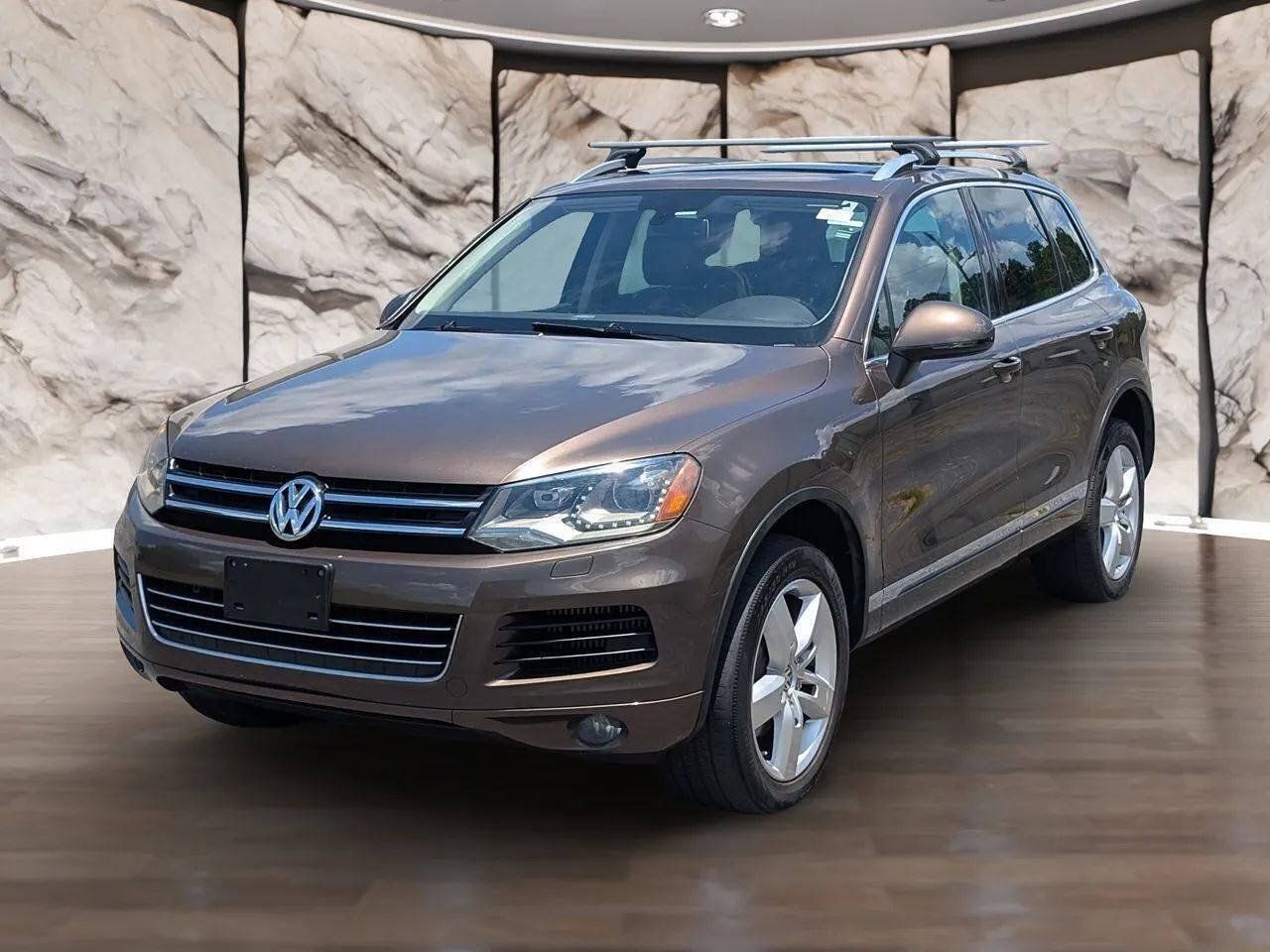 Used 2011 Volkswagen Touareg TDI AWD/4WD image 1