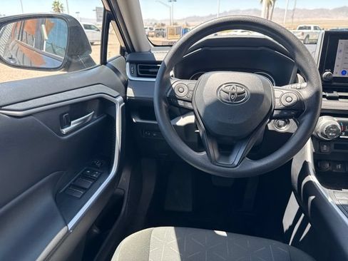 Used 2025 Toyota RAV4 XLE AWD/4WD image 13