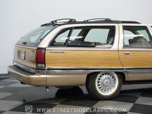Used 1996 Buick Roadmaster Estate RWD image 26