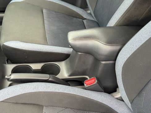 Used 2024 Nissan Versa SV w/ Trunk Package FWD image 31