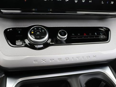Used 2025 Ford Expedition Active AWD/4WD image 22