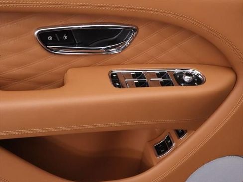 New 2025 Bentley Bentayga image 24