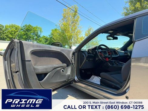 Used 2017 Dodge Challenger SXT w/ Blacktop Package RWD image 9