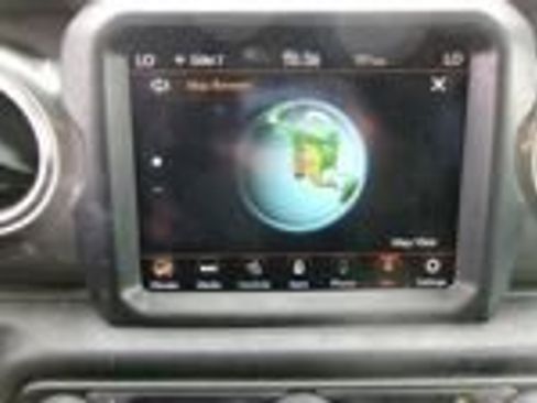 Used 2023 Jeep Wrangler Unlimited Sahara w/ Cold Weather Group AWD/4WD image 29